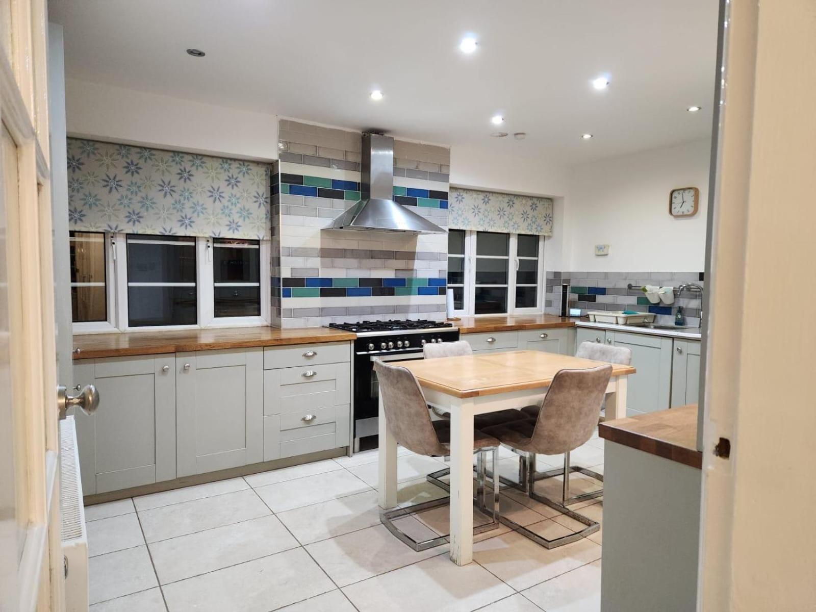 D Elmdon Homestay Shared 4 Bedrooms Birmingham Exterior photo